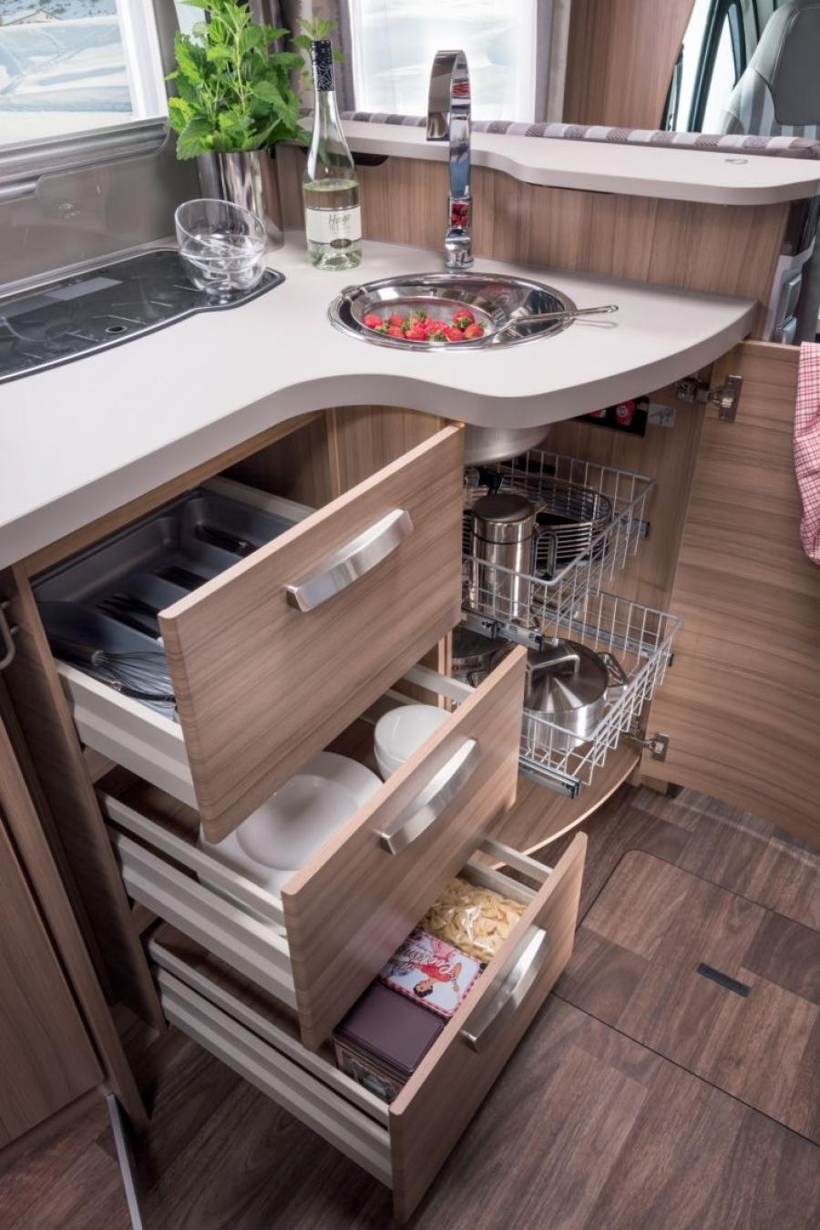 Интерьер Knaus Sun TI 2015 года  (фото 4 из 13)